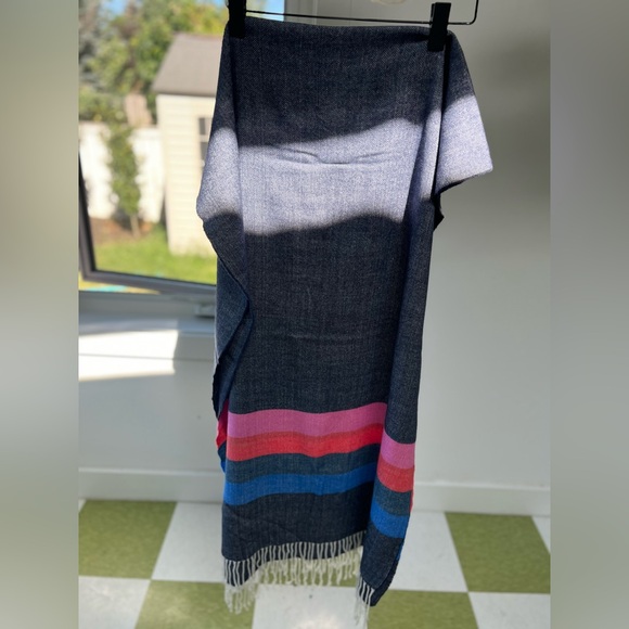 Funky shawl scarf 27”x74” Wrap - Picture 6 of 8